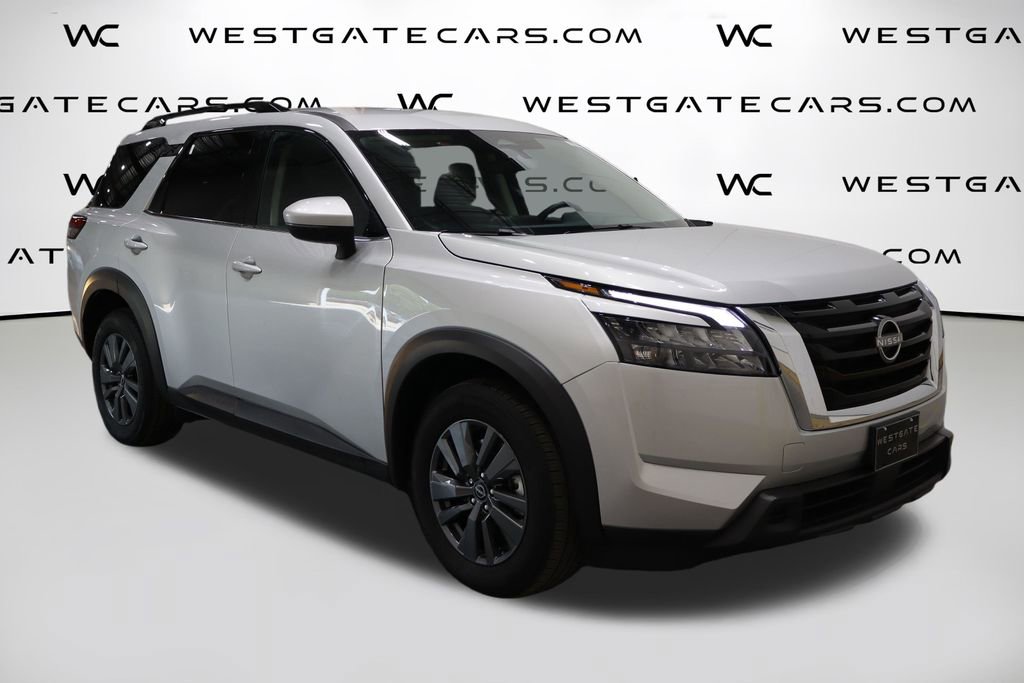 Used 2024 Nissan Pathfinder SV