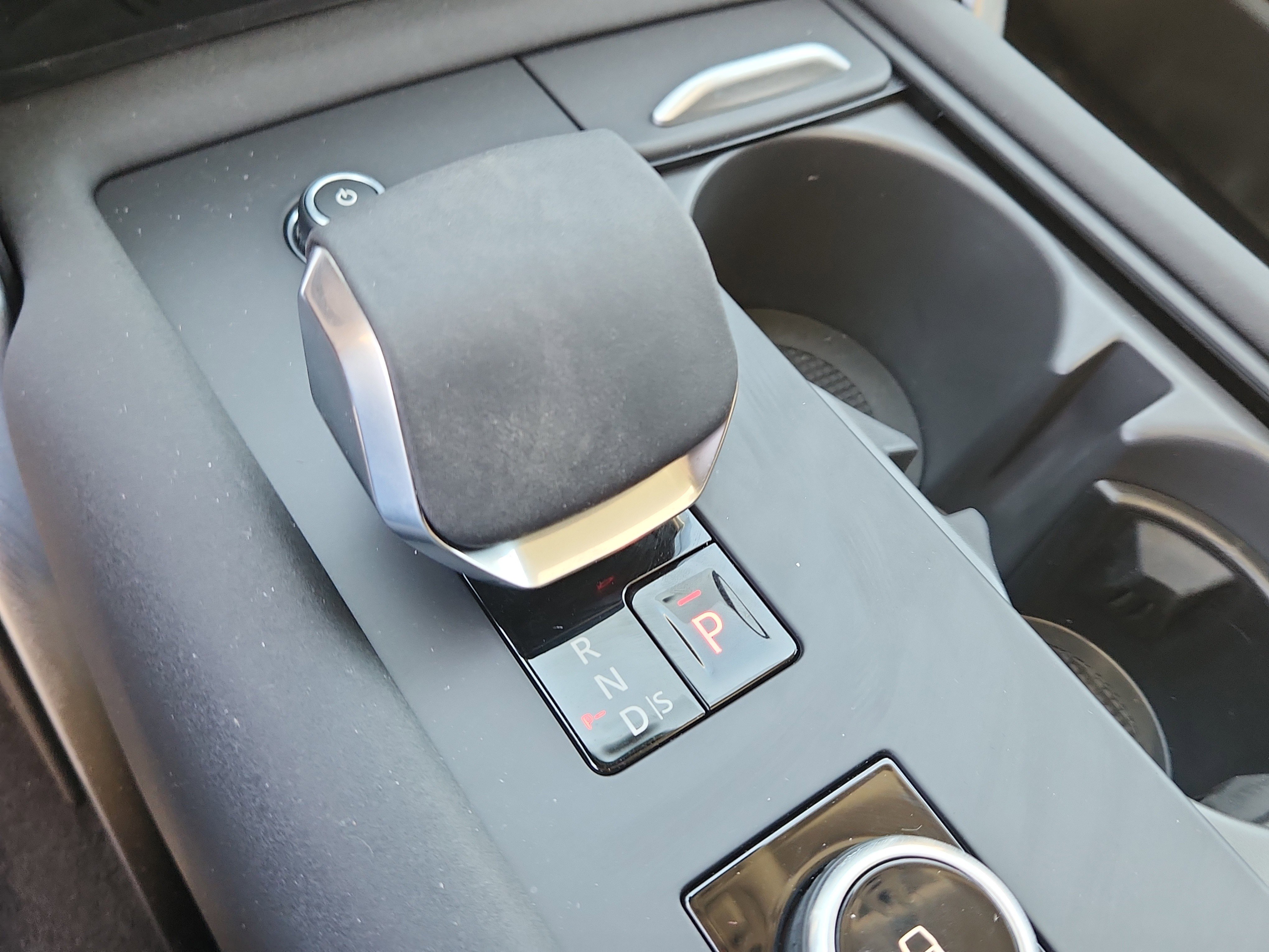 New 2025 Land Rover Discovery Metropolitan Edition image 27