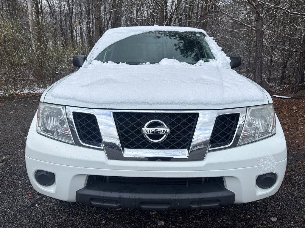 Used 2018 Nissan Frontier SV image 2