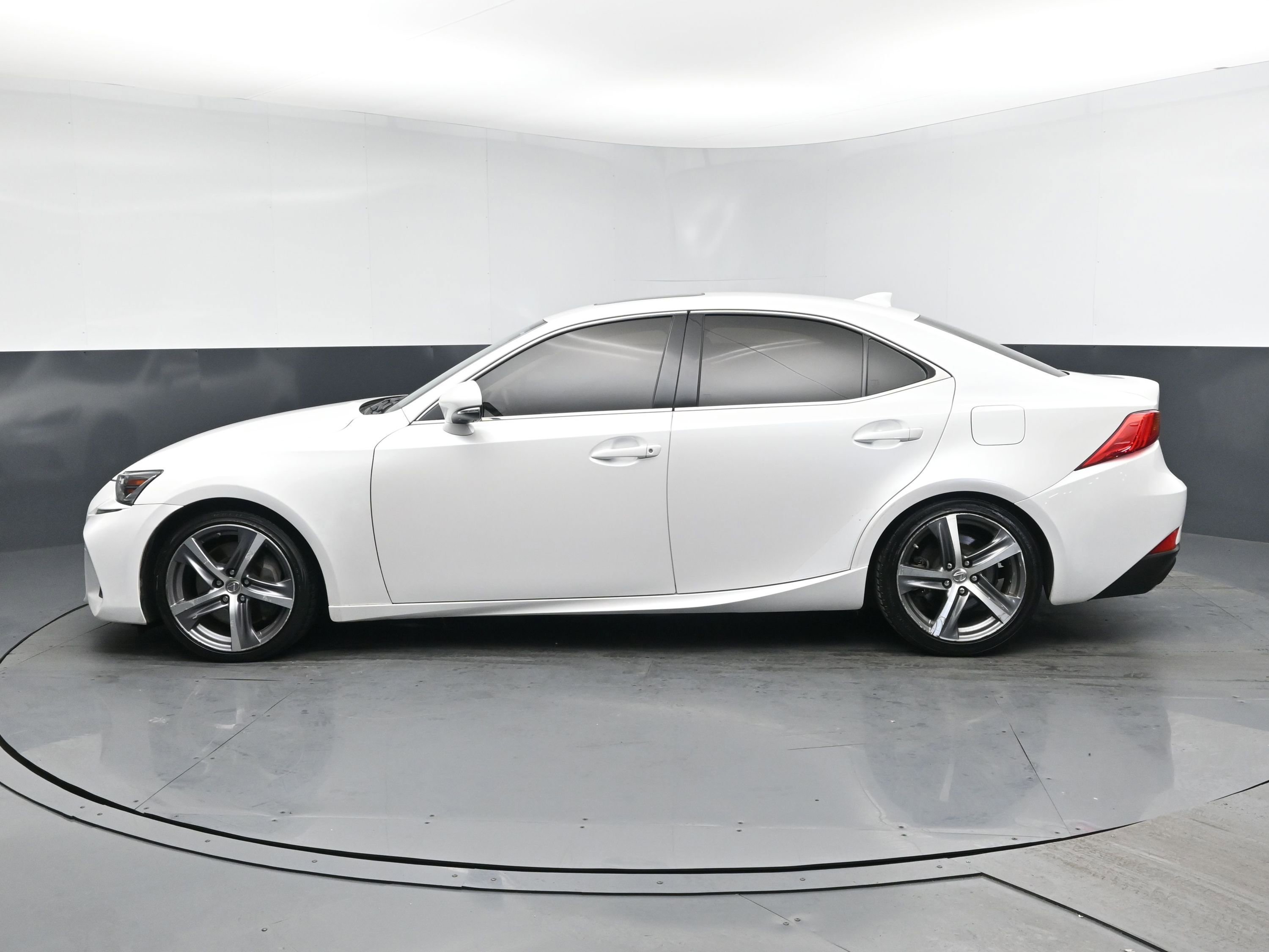 Used 2018 Lexus IS 300 AWD w/ Comfort Package image 4