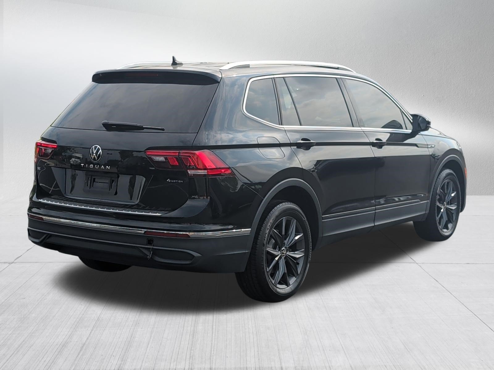Used 2022 Volkswagen Tiguan SE w/ Panoramic Sunroof Package AWD/4WD image 7