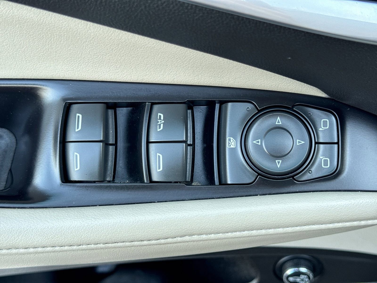Used 2018 Buick Enclave Essence FWD image 18