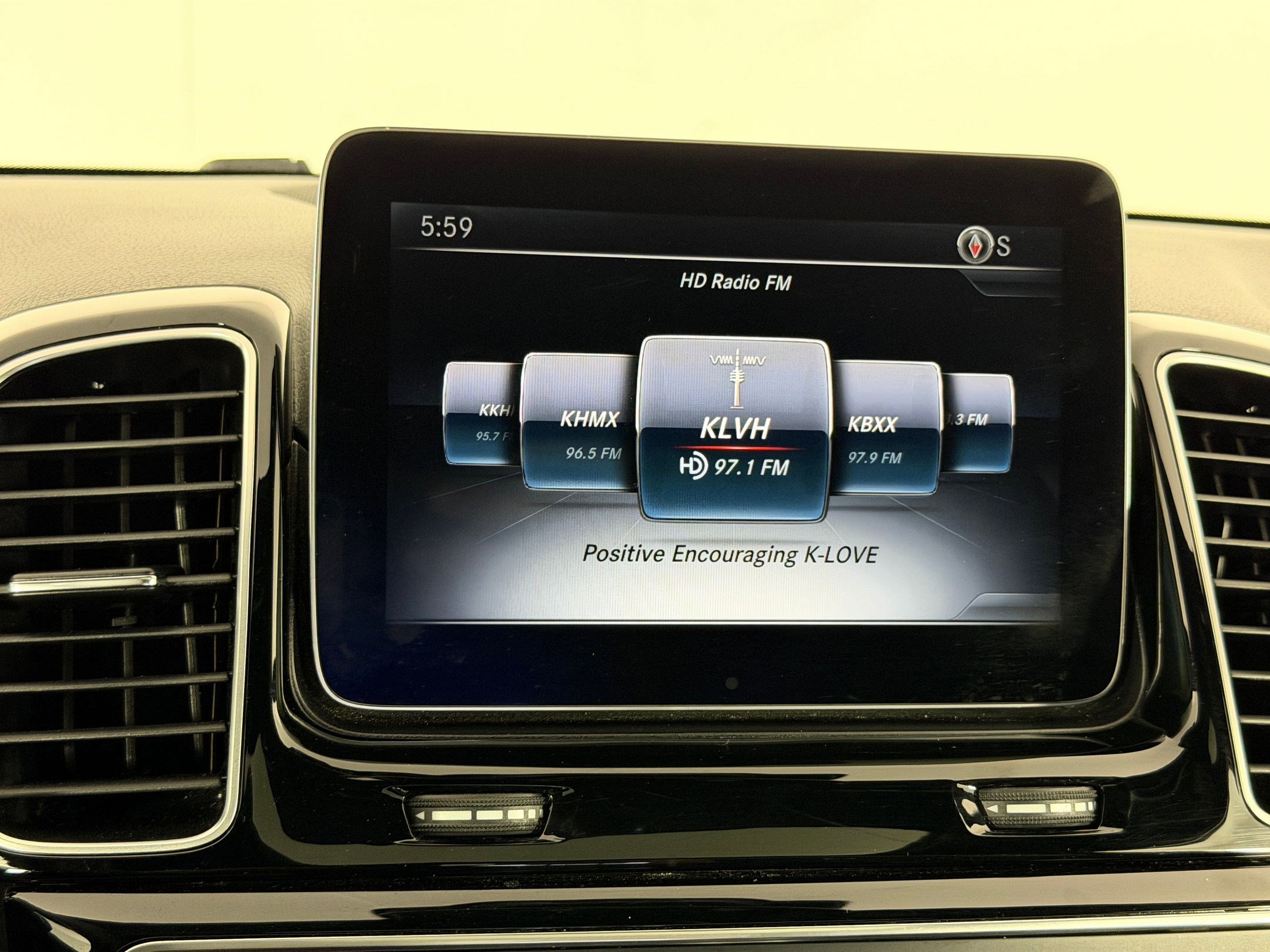 Used 2017 Mercedes-Benz GLE 350 image 26