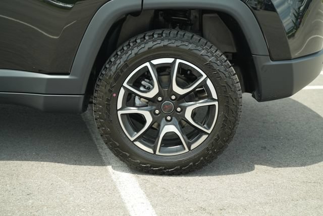 New 2026 Jeep Compass Trailhawk w/ Sun, Sound & Navigation Group AWD/4WD image 50