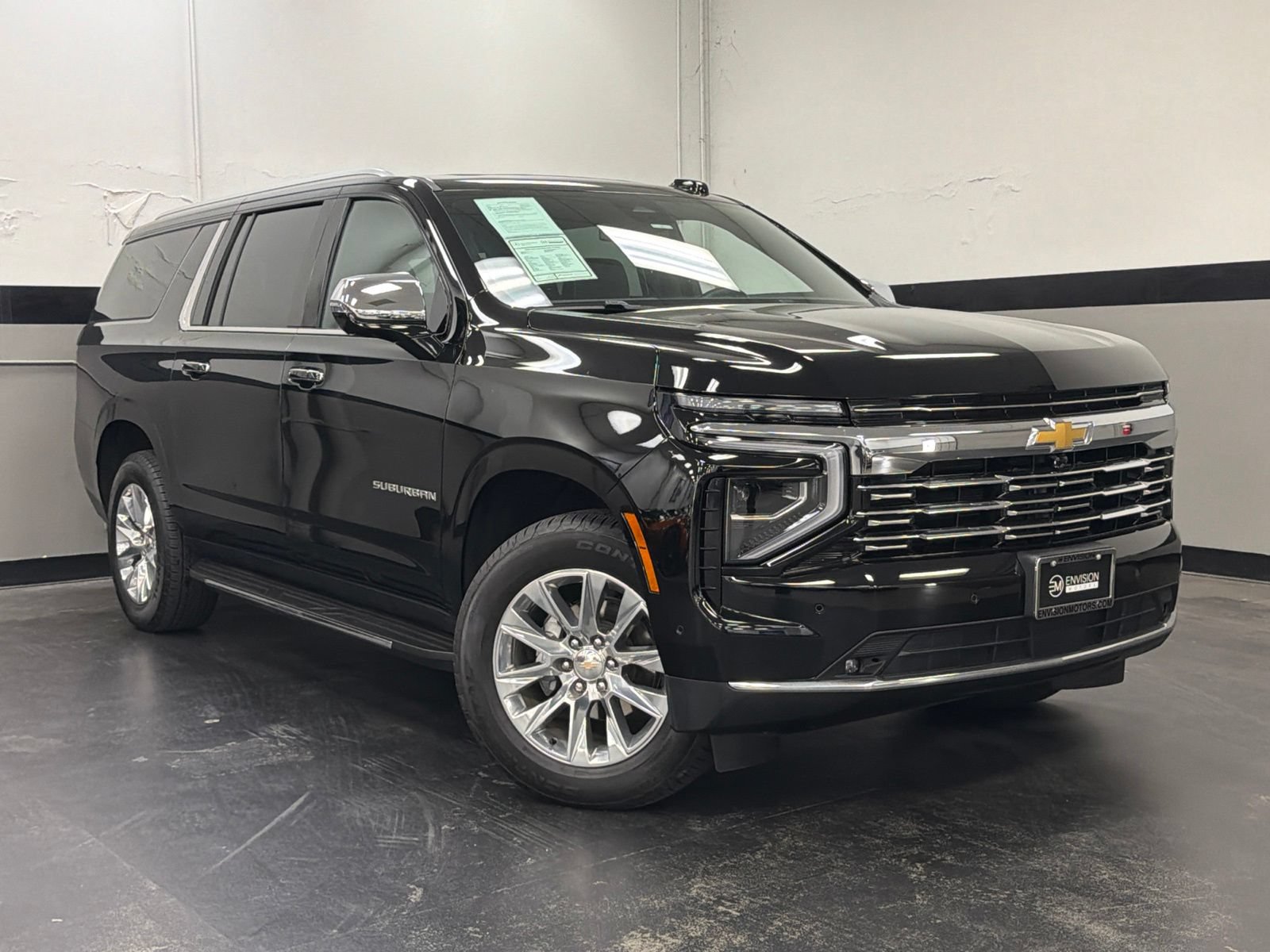 Used 2025 Chevrolet Suburban Premier w/ Sun And Tow Package AWD/4WD image 2