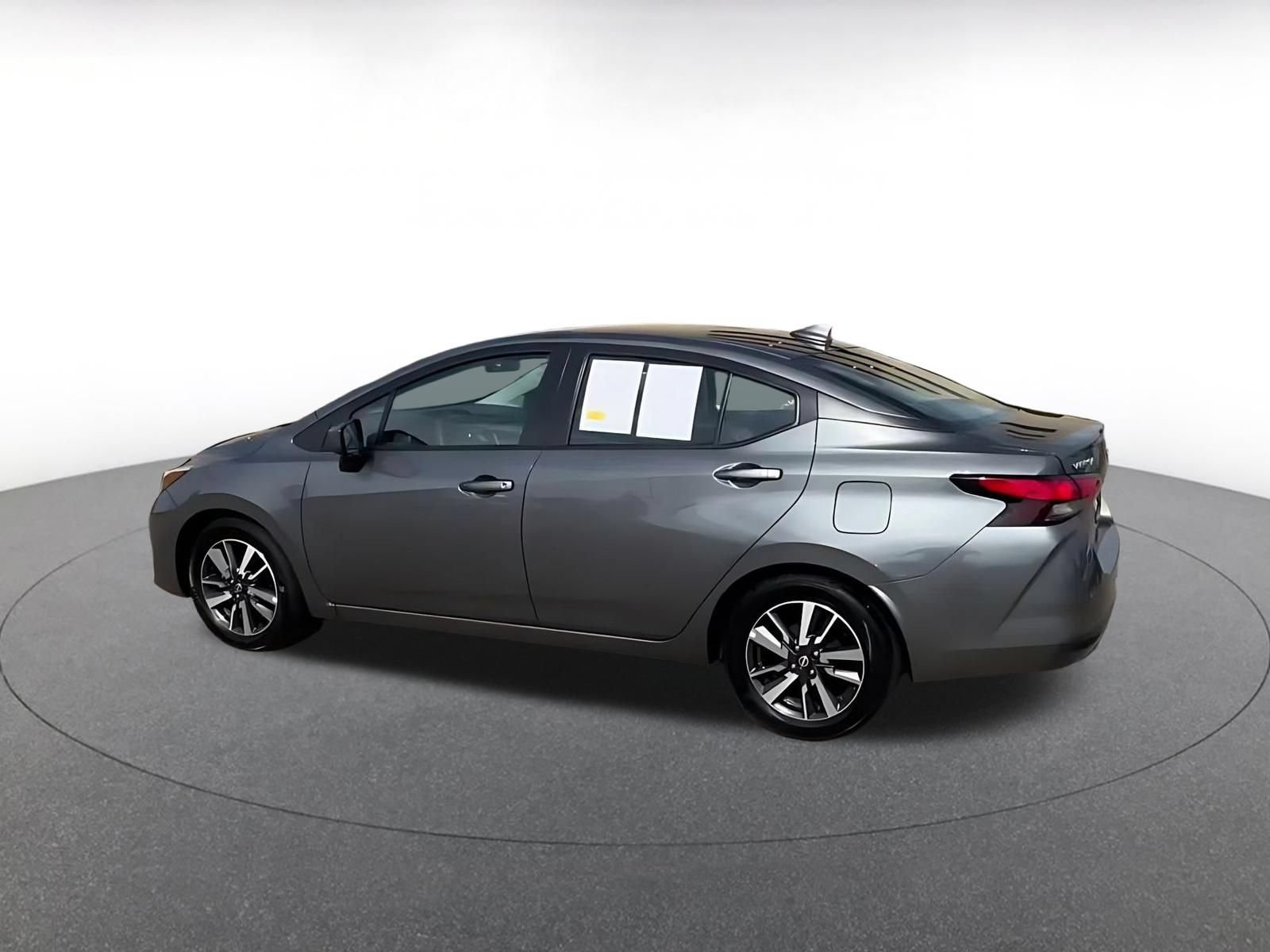 Used 2025 Nissan Versa SV FWD image 10