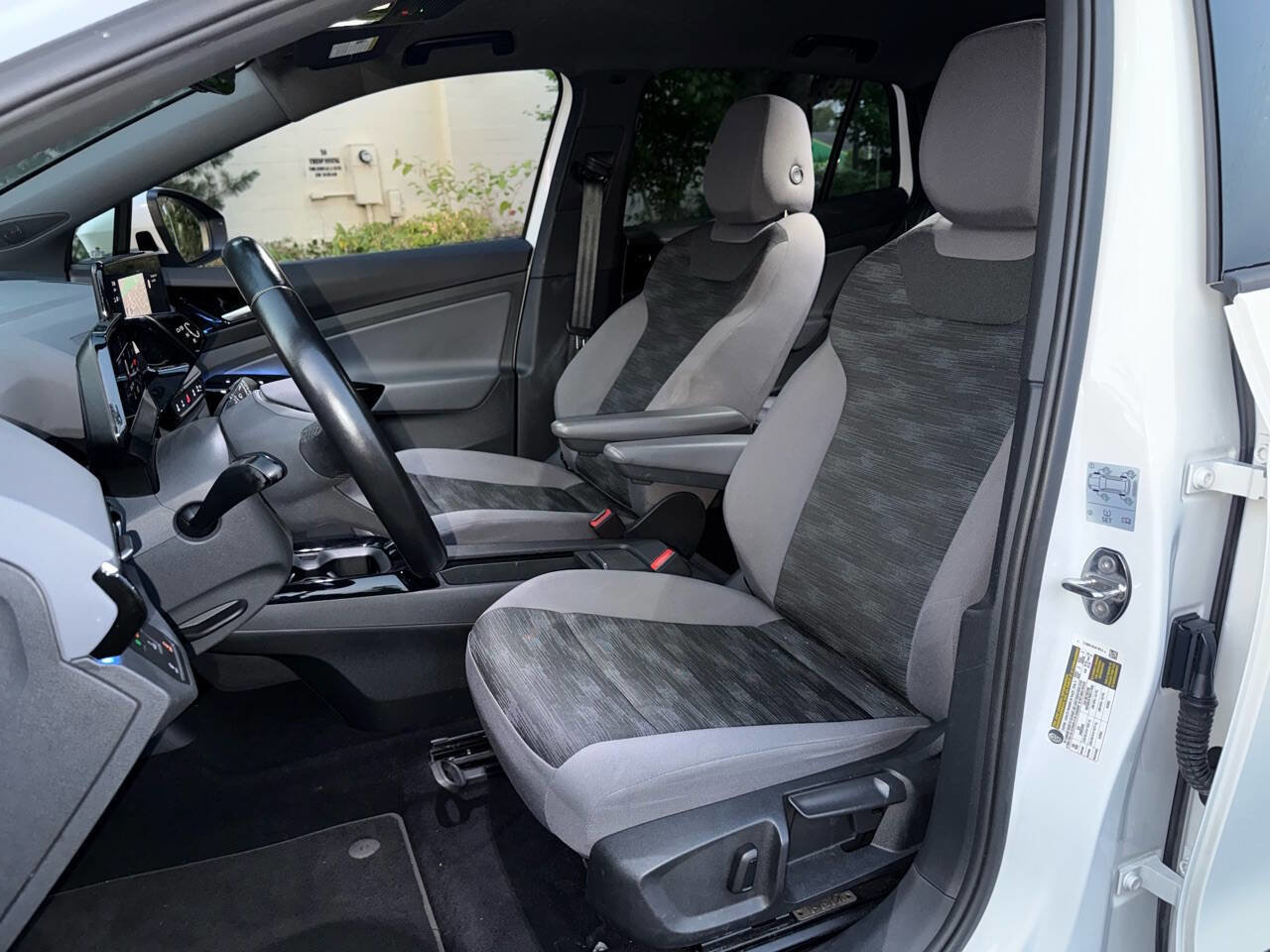 Used 2021 Volkswagen ID.4 Pro w/ ID.4 Protection Package image 19