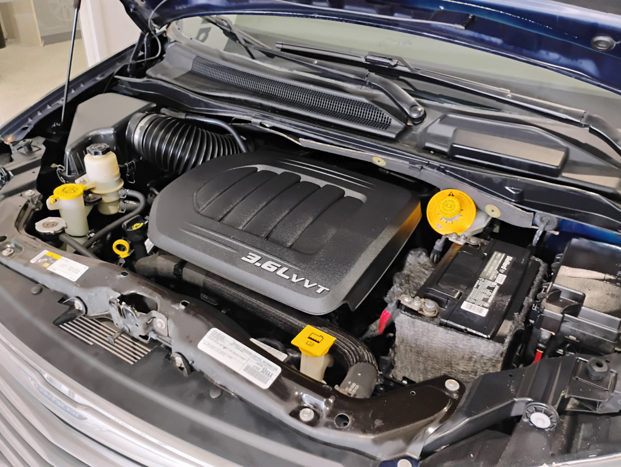 Used 2016 Chrysler Town & Country Touring image 58