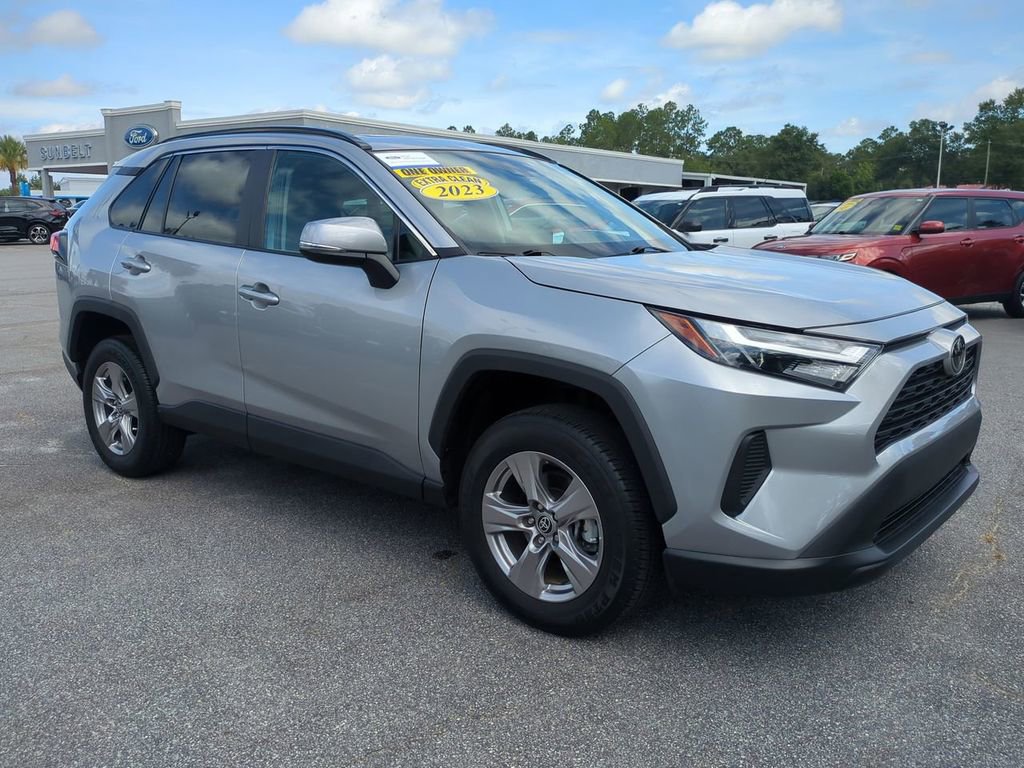Used 2023 Toyota RAV4 XLE image 2