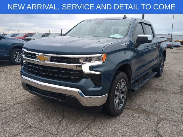 Used 2024 Chevrolet Silverado 1500 LT AWD/4WD image 2