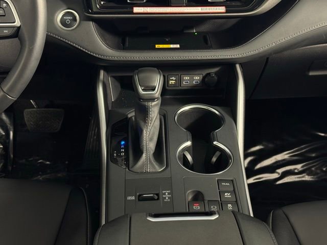 Used 2025 Toyota Highlander XLE image 26