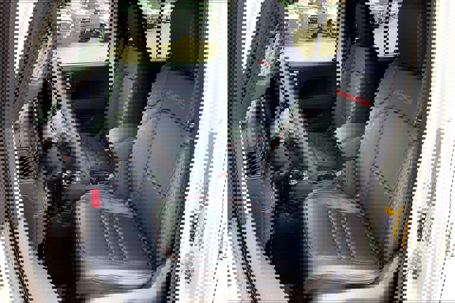 Used 2025 Jeep Gladiator Rubicon AWD/4WD image 7