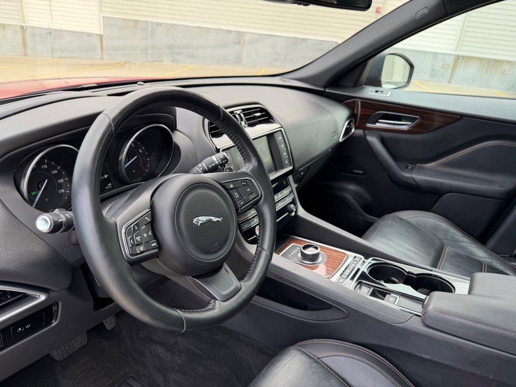 Used 2017 Jaguar F-PACE Prestige AWD/4WD image 11