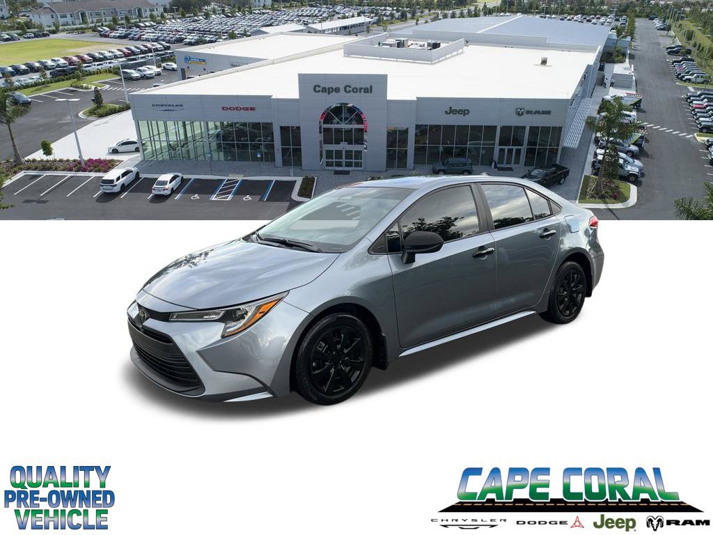 Used 2025 Toyota Corolla LE FWD image 1