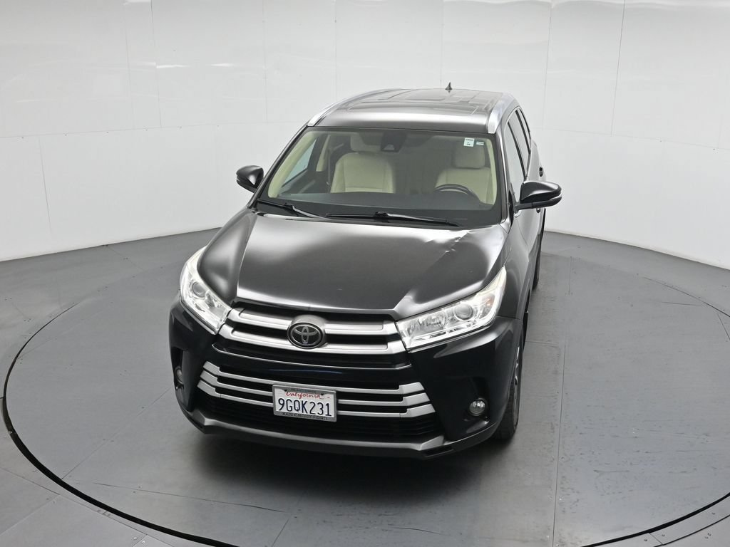 Used 2018 Toyota Highlander XLE AWD/4WD image 39