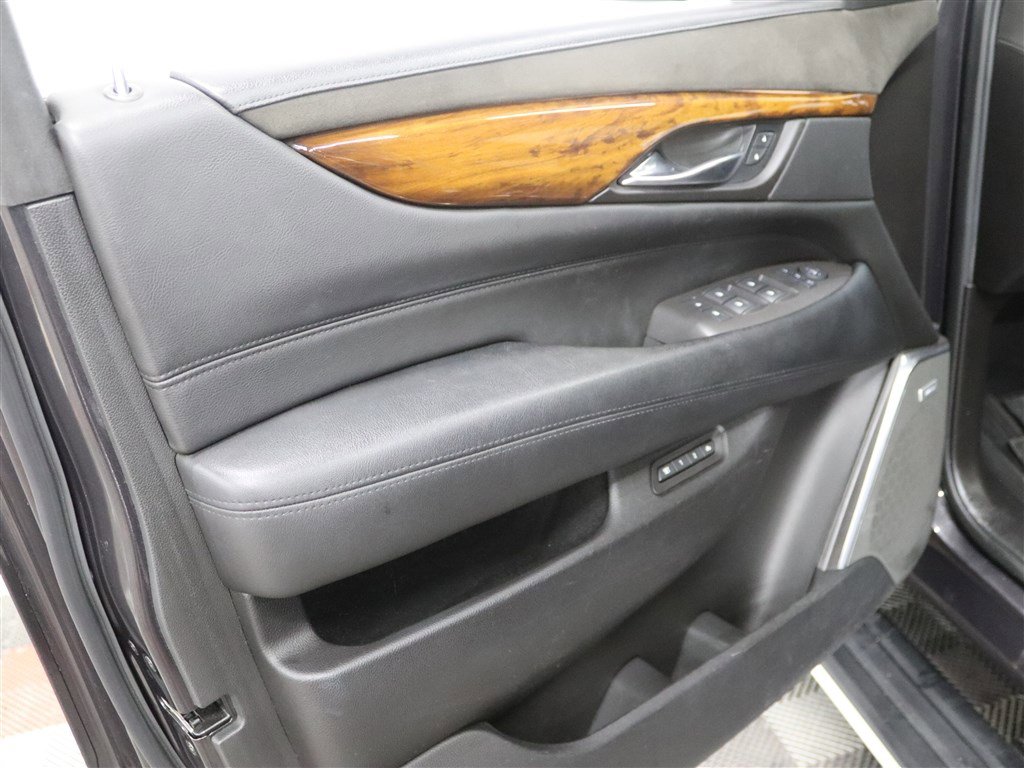 Used 2016 Cadillac Escalade ESV Premium AWD/4WD image 14