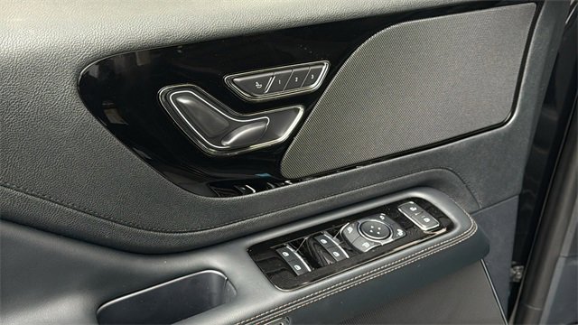 New 2026 Lincoln Aviator AWD image 16