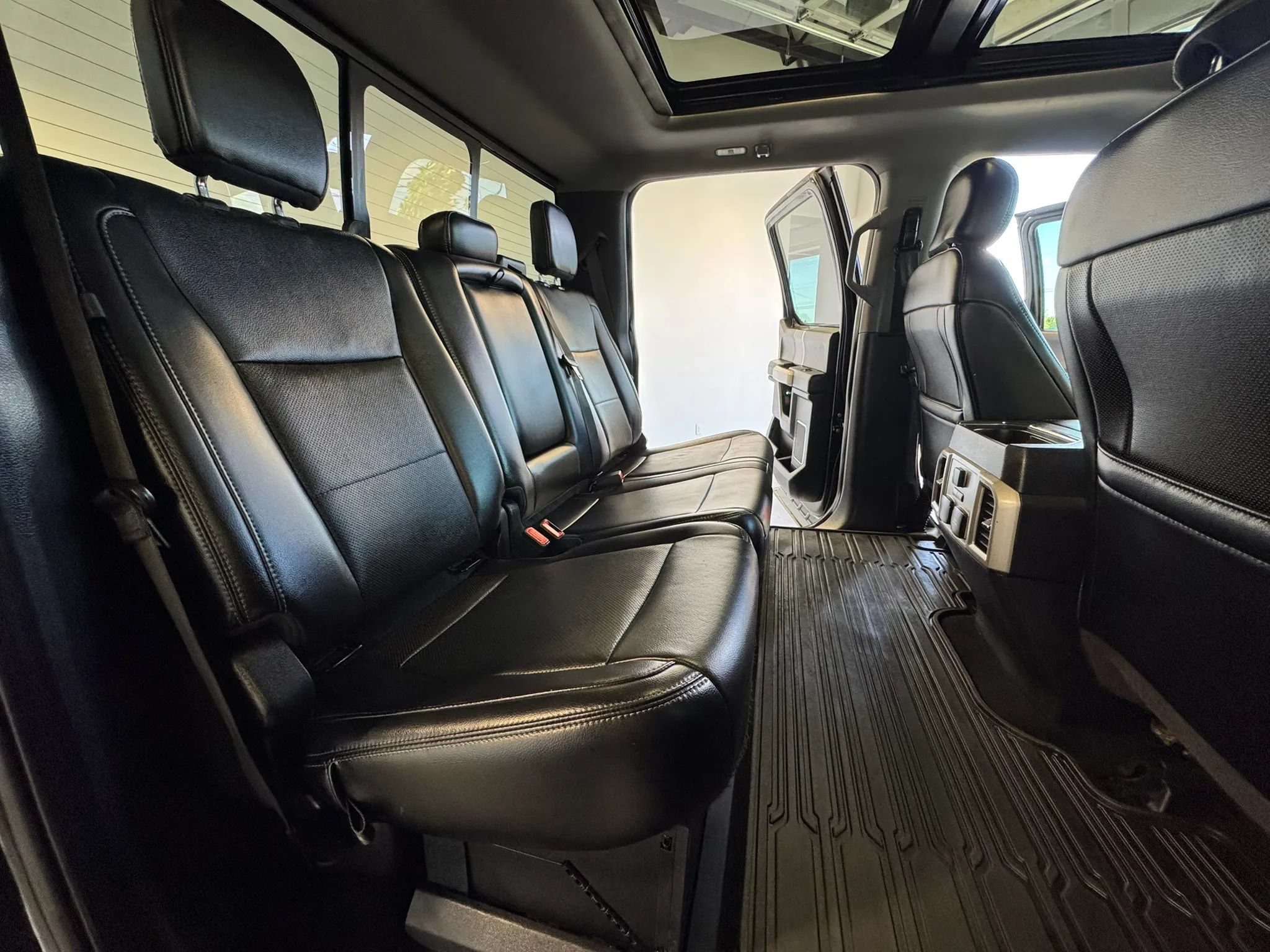 Used 2019 Ford F250 Lariat AWD/4WD image 32