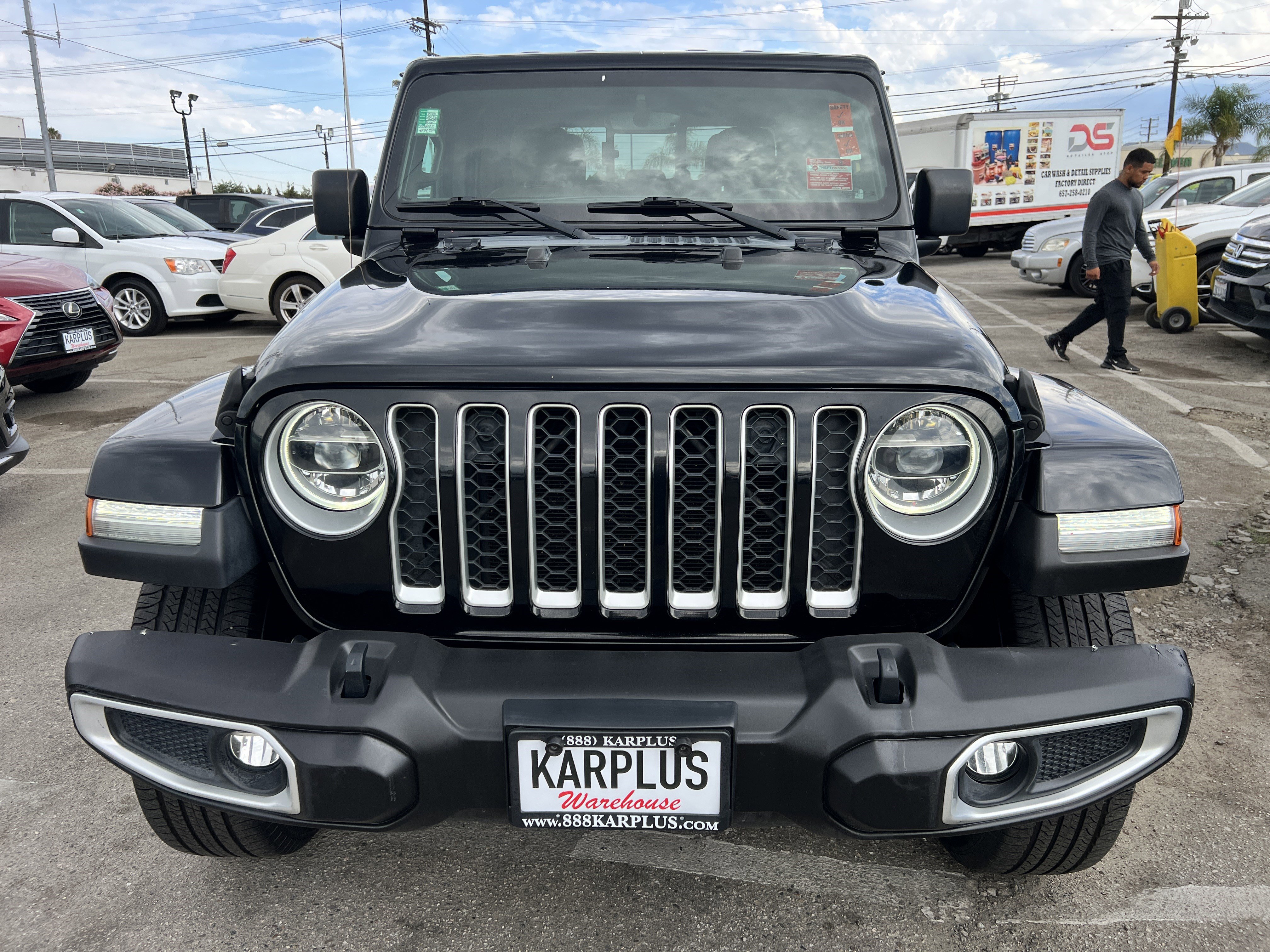 Used 2020 Jeep Gladiator Overland image 3