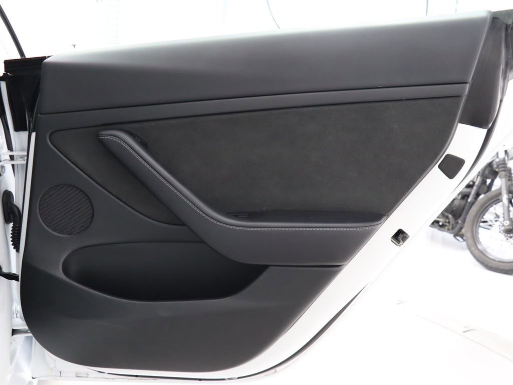 Used 2023 Tesla Model 3 Standard Range image 41