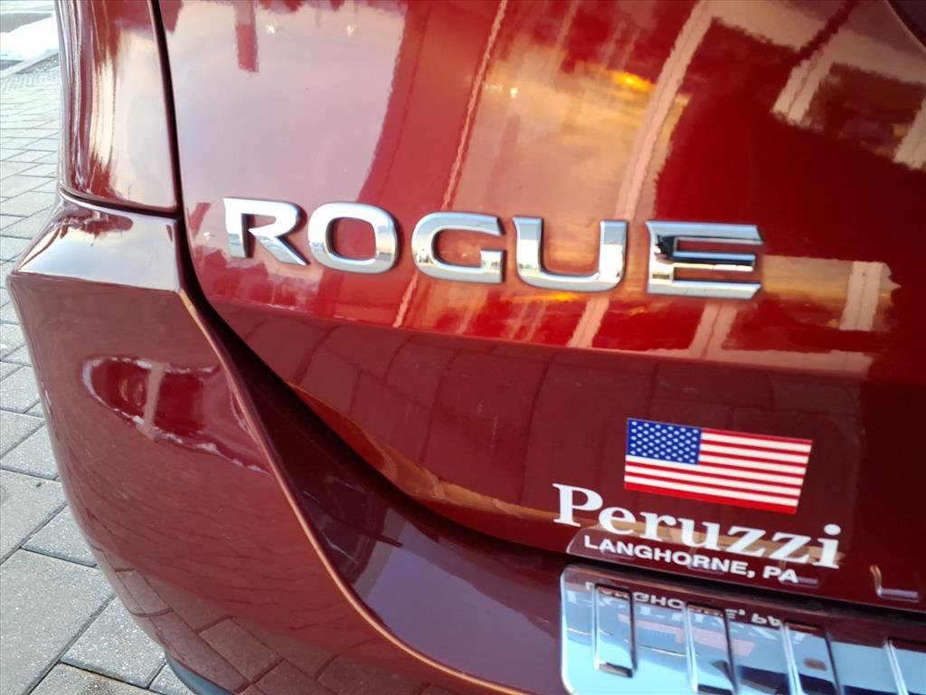 Used 2018 Nissan Rogue SV w/ Premium Package image 22