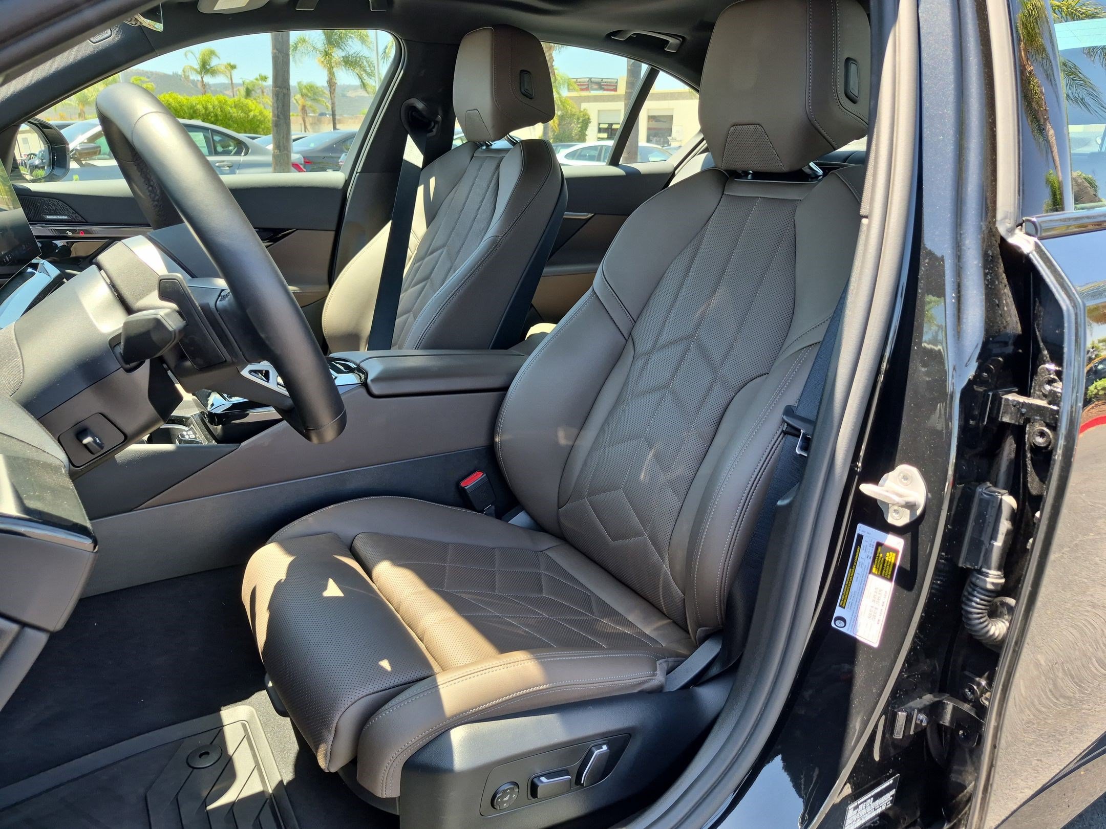 Used 2026 BMW 530i w/ M Sport Package RWD image 16