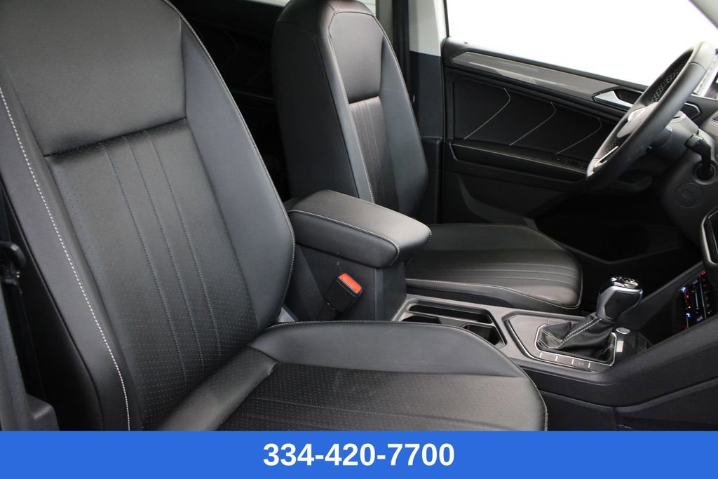 Certified 2023 Volkswagen Tiguan SE w/ Panoramic Sunroof Package image 23