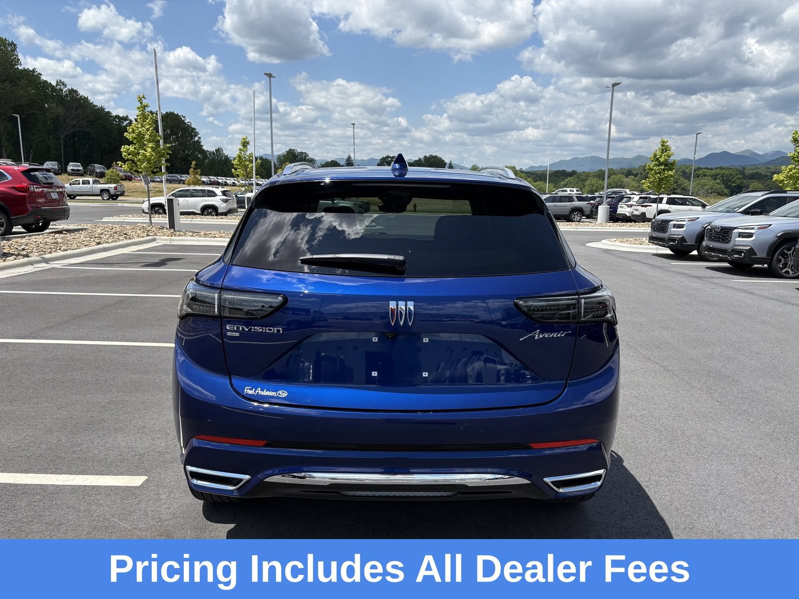 Used 2025 Buick Envision Avenir AWD/4WD image 12