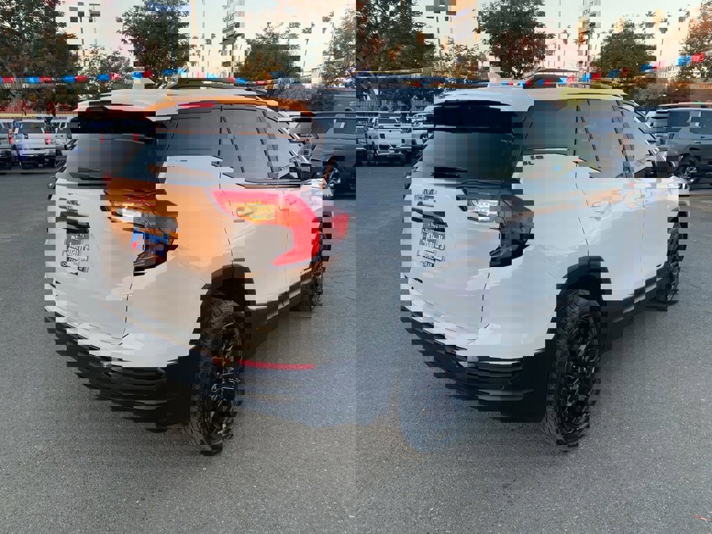 Used 2022 GMC Terrain SLE w/ Elevation Edition image 11