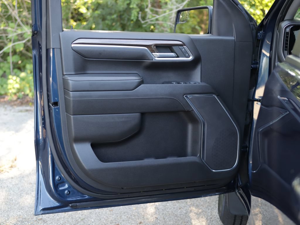 Used 2023 Chevrolet Silverado 1500 LT AWD/4WD image 24