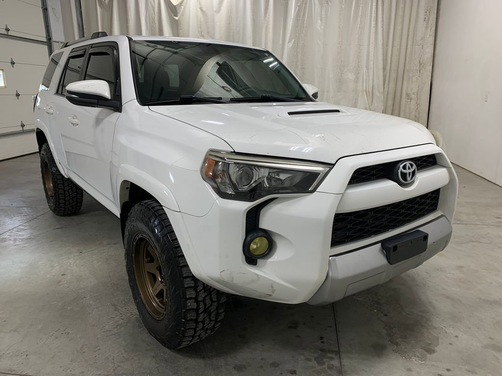 Used 2016 Toyota 4Runner SR5 image 2