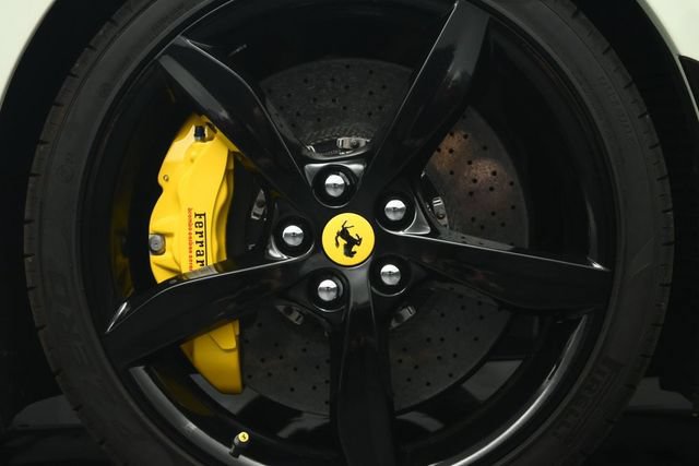 Used 2020 Ferrari Portofino RWD image 59