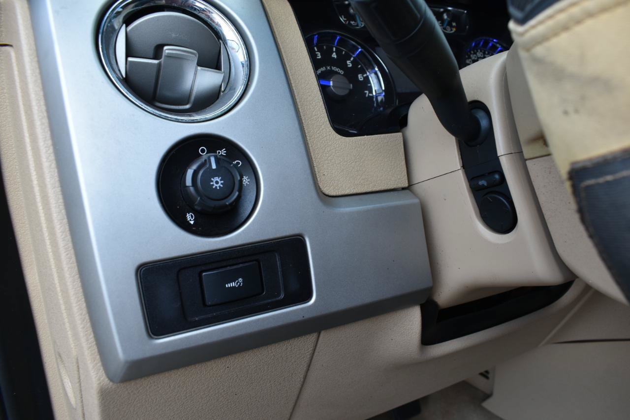 Used 2013 Ford F150 King Ranch w/ King Ranch Luxury Pkg AWD/4WD image 38