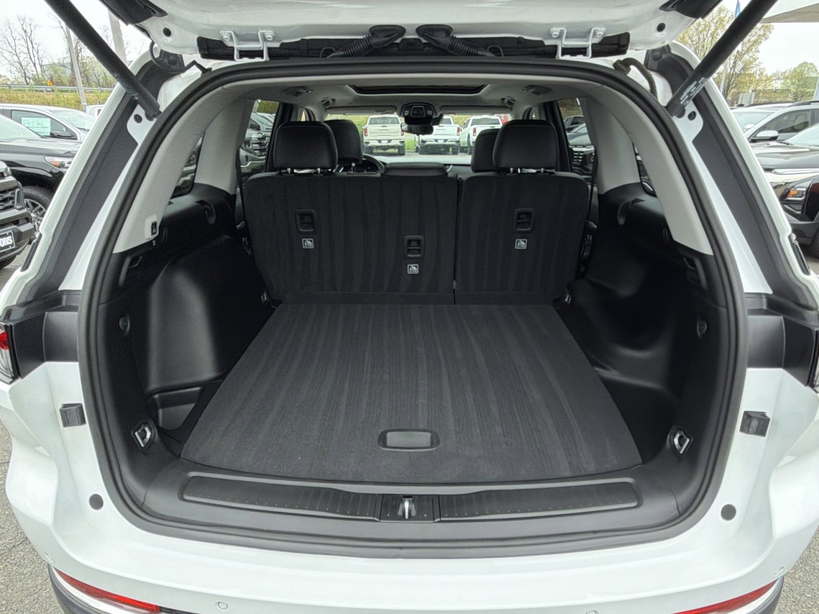 Used 2023 Jeep Grand Cherokee Limited image 26
