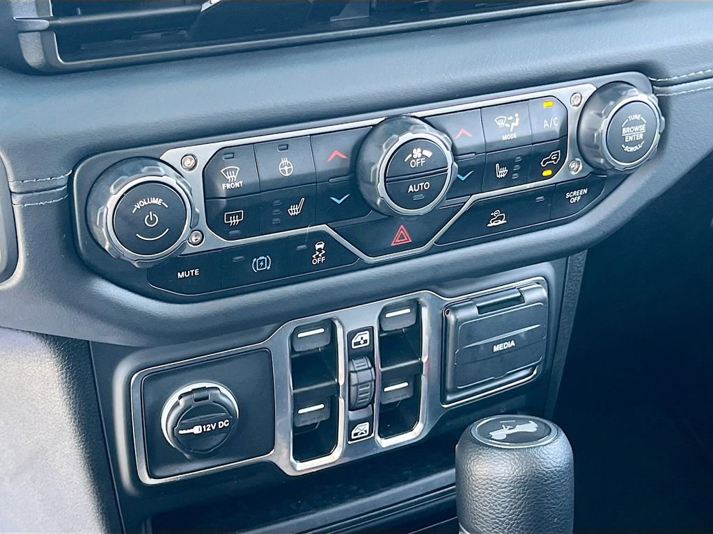 Certified 2025 Jeep Wrangler Unlimited Sahara image 15