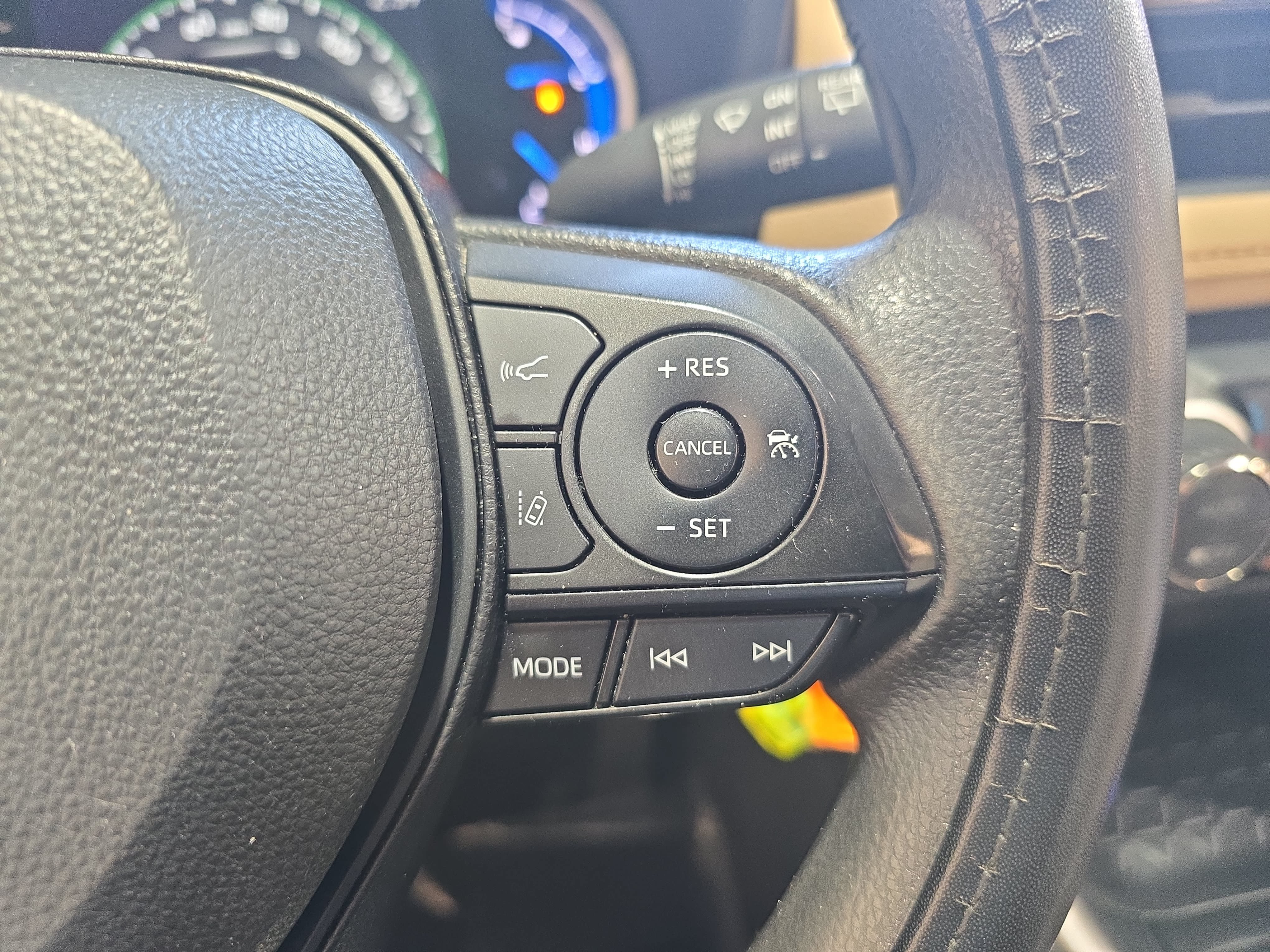 Used 2024 Toyota RAV4 LE AWD/4WD image 17