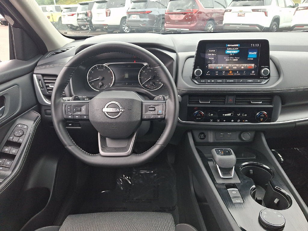 Used 2025 Nissan Rogue SV AWD/4WD image 11