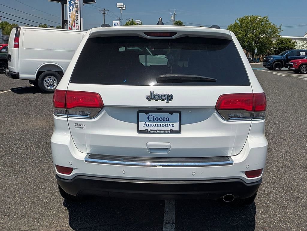 Used 2017 Jeep Grand Cherokee Limited AWD/4WD image 6