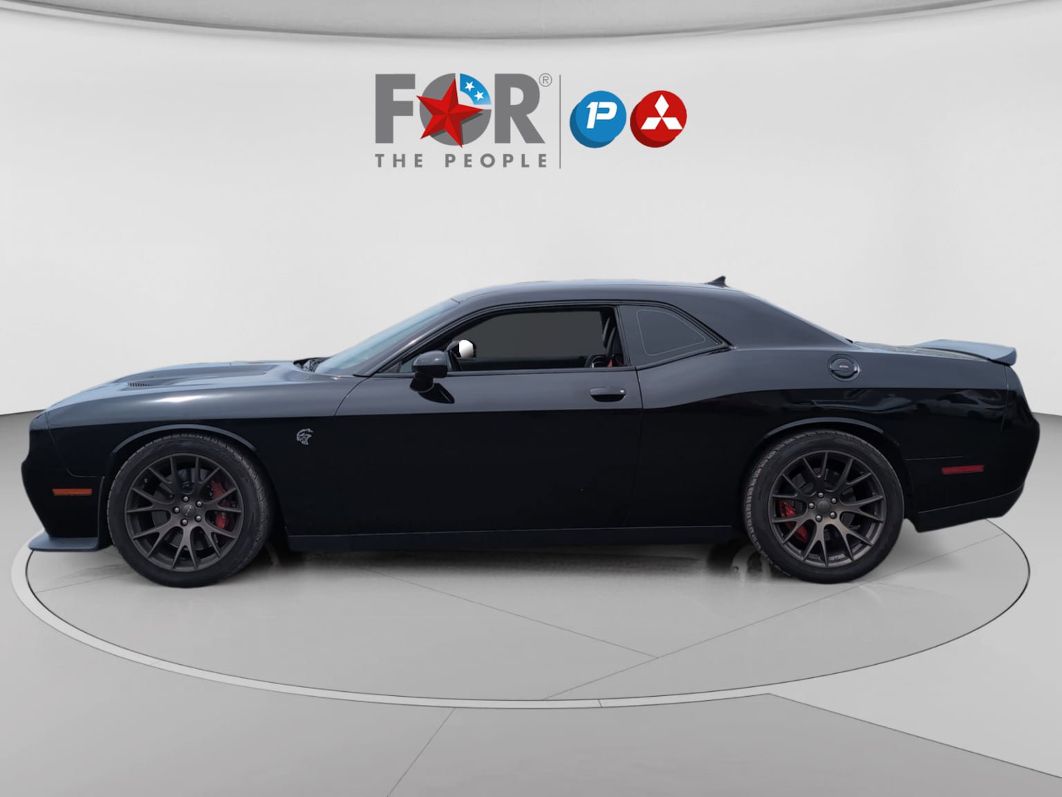 Used 2016 Dodge Challenger SRT Hellcat RWD image 2