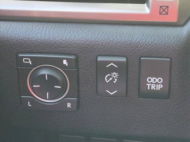Used 2016 Lexus GX 460 Luxury w/ Preferred Accessory Package AWD/4WD image 17