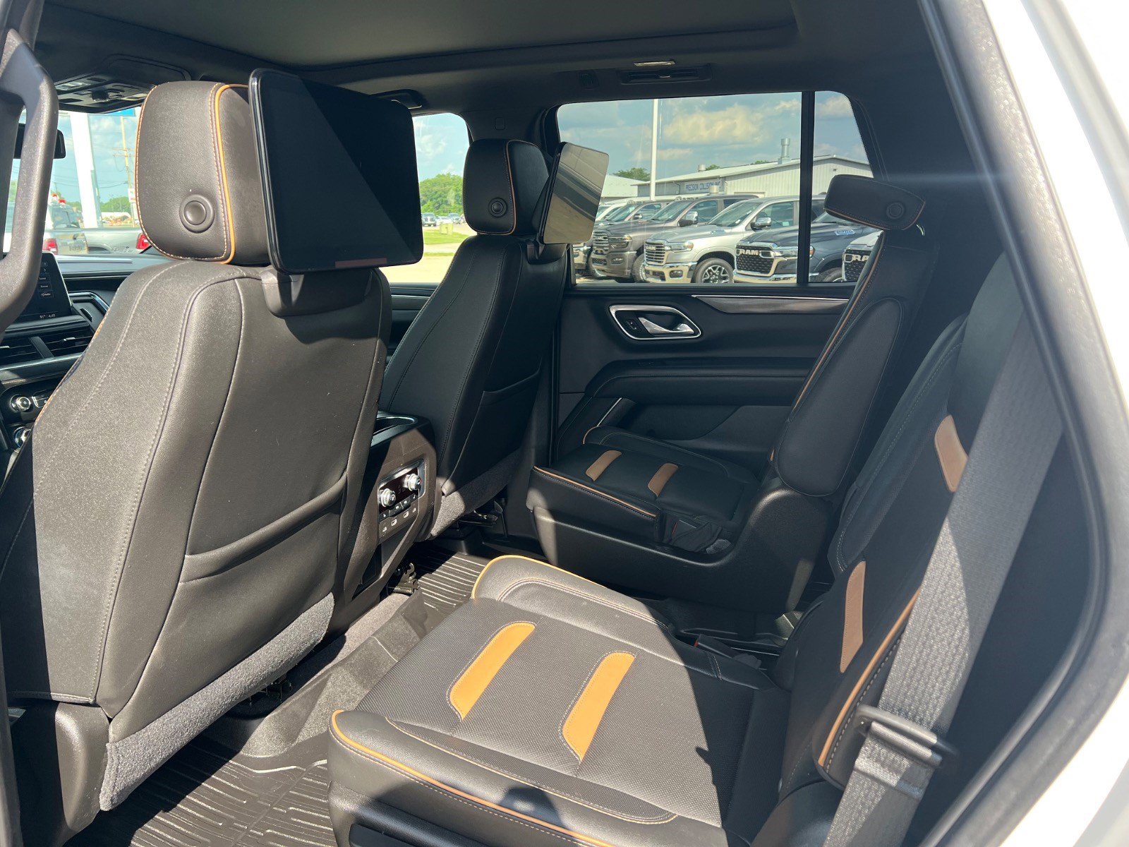 Used 2021 GMC Yukon AT4 w/ AT4 Premium Plus Package image 26