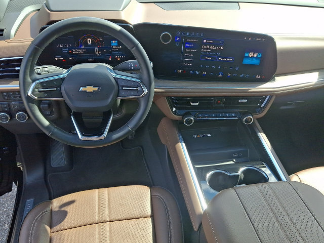 Used 2025 Chevrolet Tahoe High Country AWD/4WD image 3