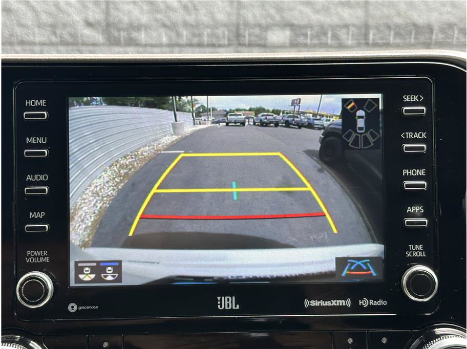 Used 2020 Toyota Highlander Limited AWD/4WD image 25