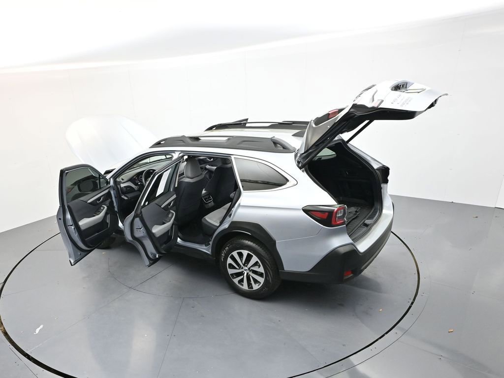 Used 2024 Subaru Outback Premium image 41