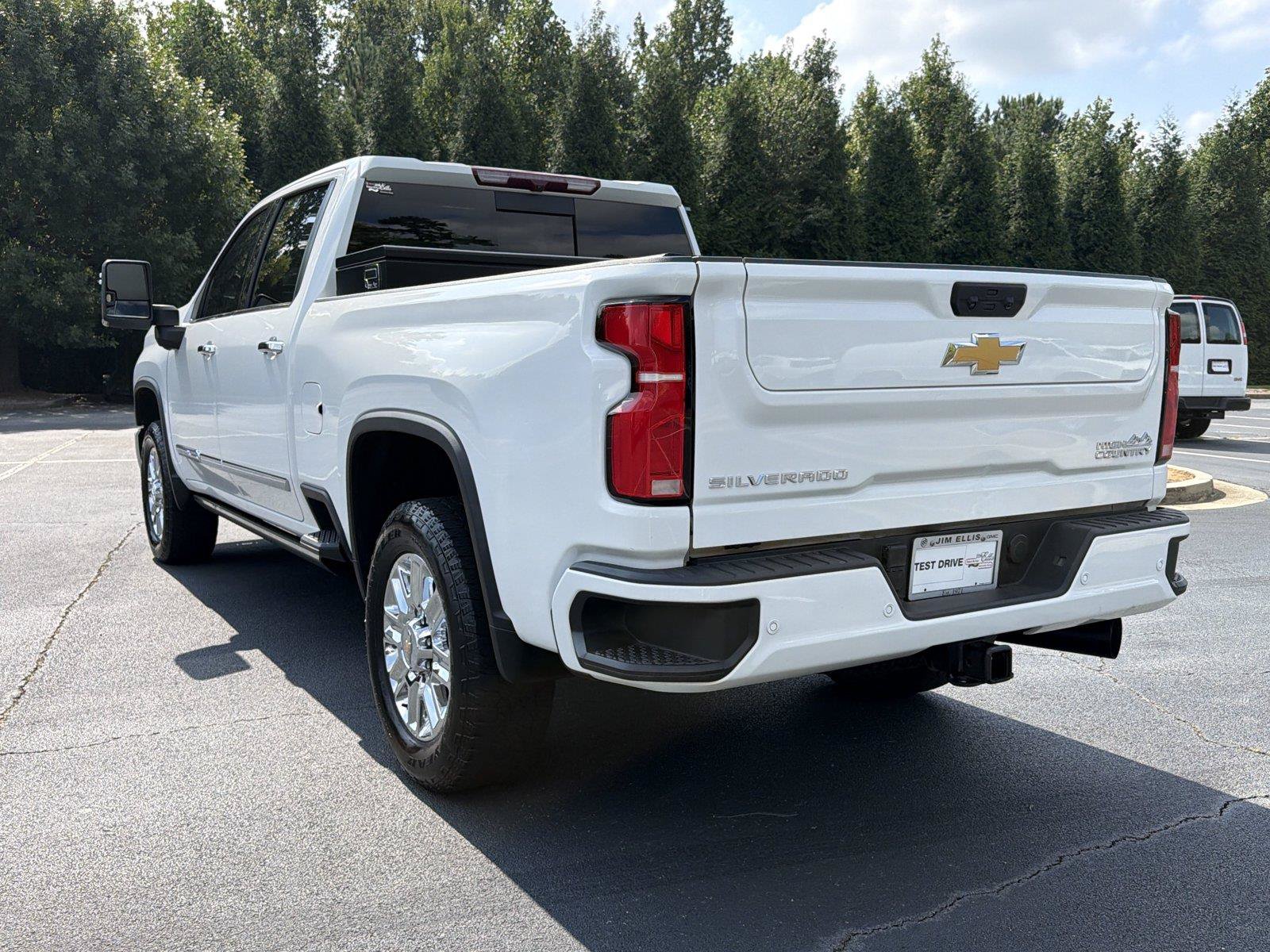 Certified 2024 Chevrolet Silverado 2500 High Country w/ LPO, Dark Essentials Package AWD/4WD image 4