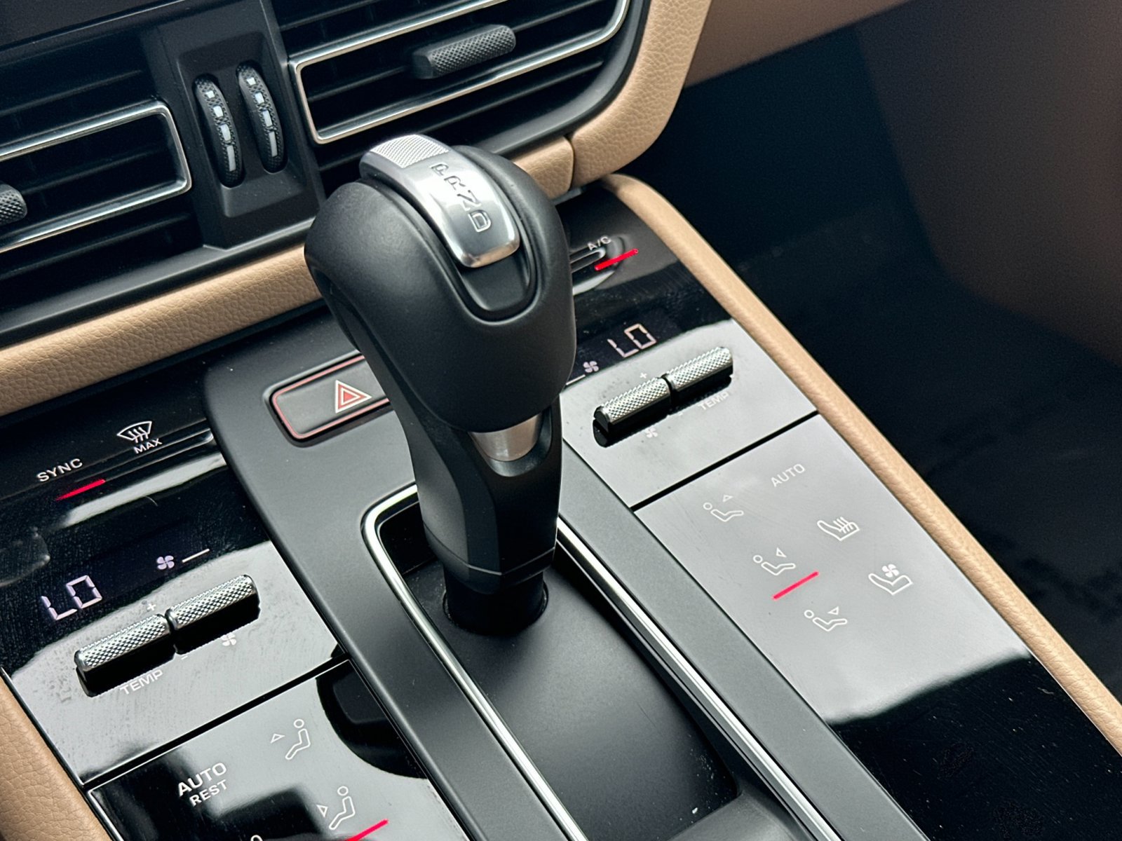 Certified 2026 Porsche Macan AWD/4WD image 19