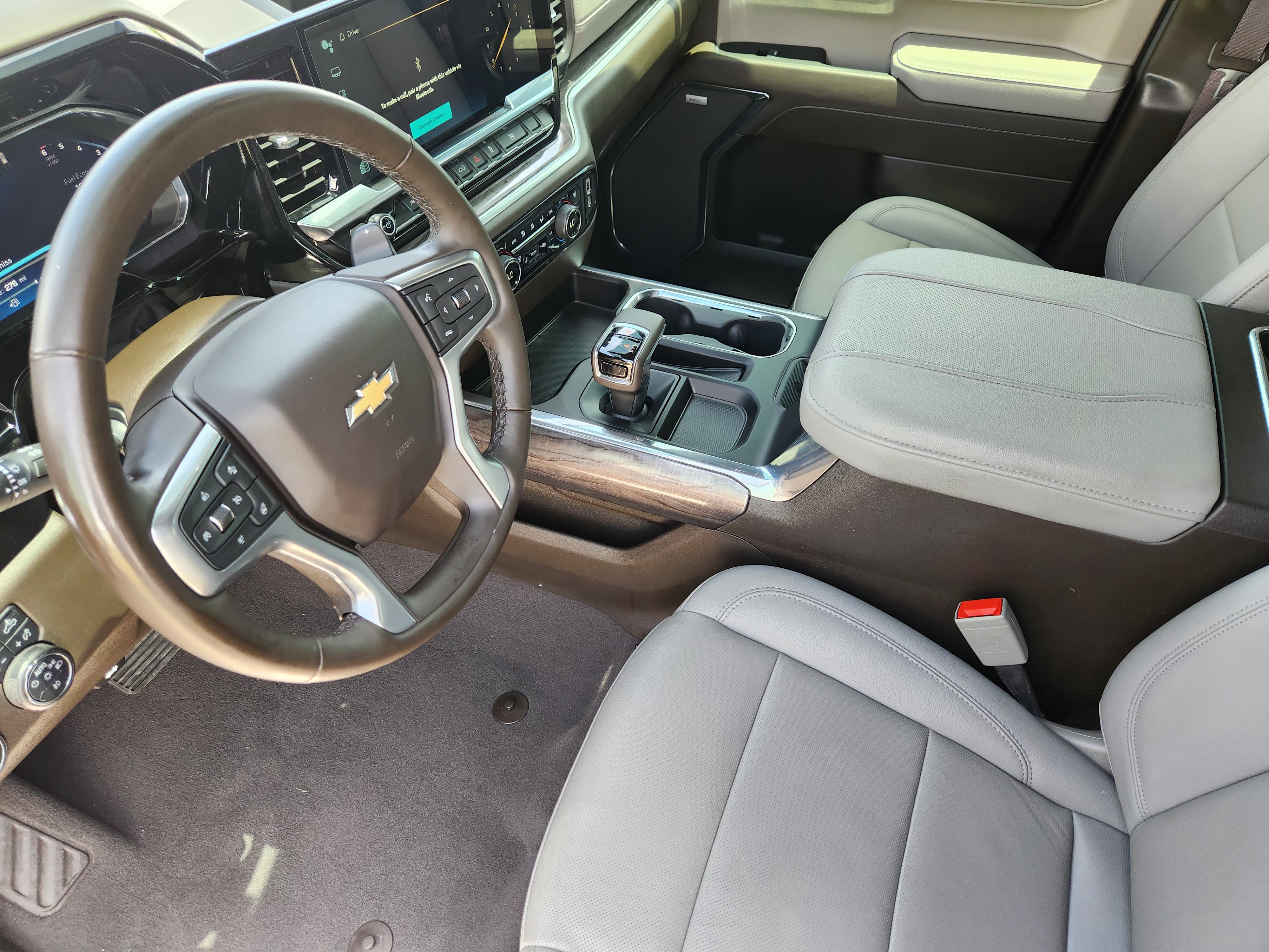 Used 2024 Chevrolet Silverado 1500 LTZ RWD image 14