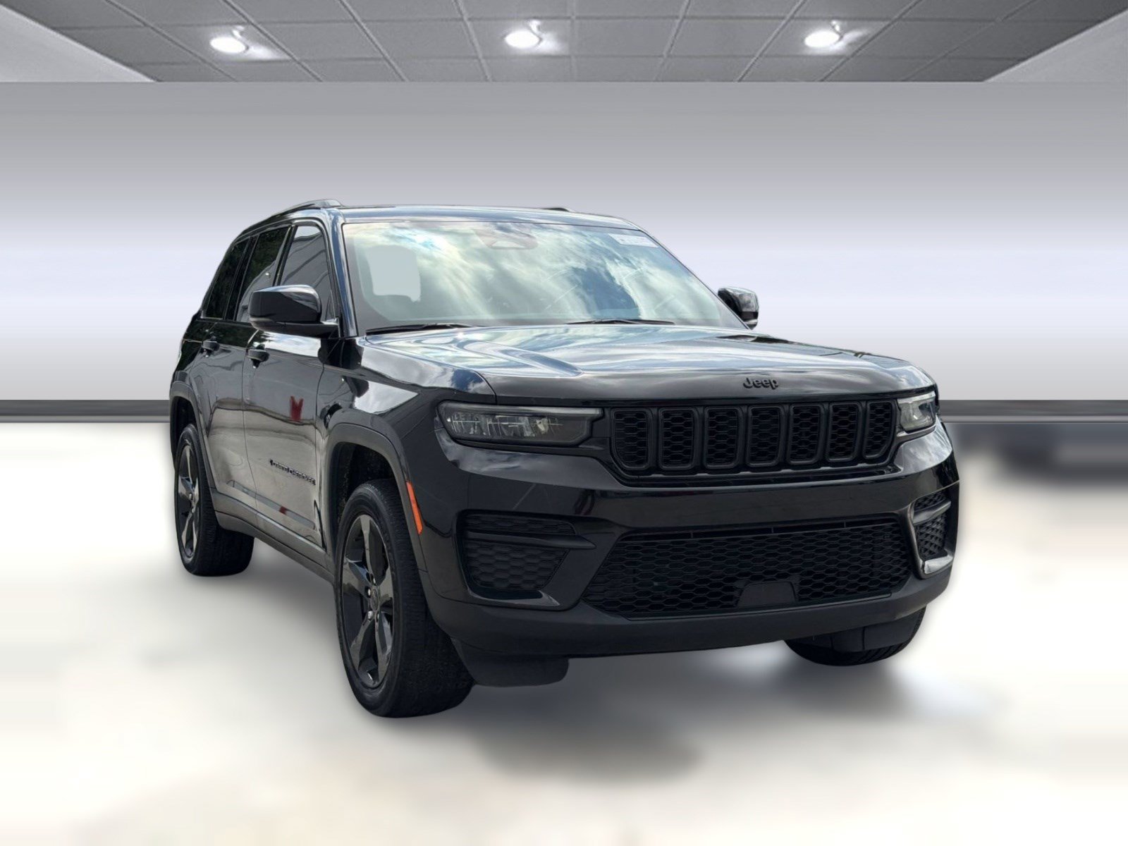 Used 2023 Jeep Grand Cherokee Altitude AWD/4WD image 7