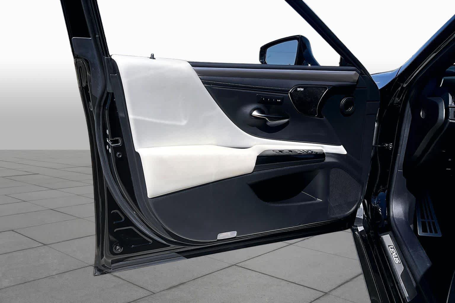 Used 2024 Lexus ES 350 F Sport w/ Accessory Package (Z2) FWD image 24