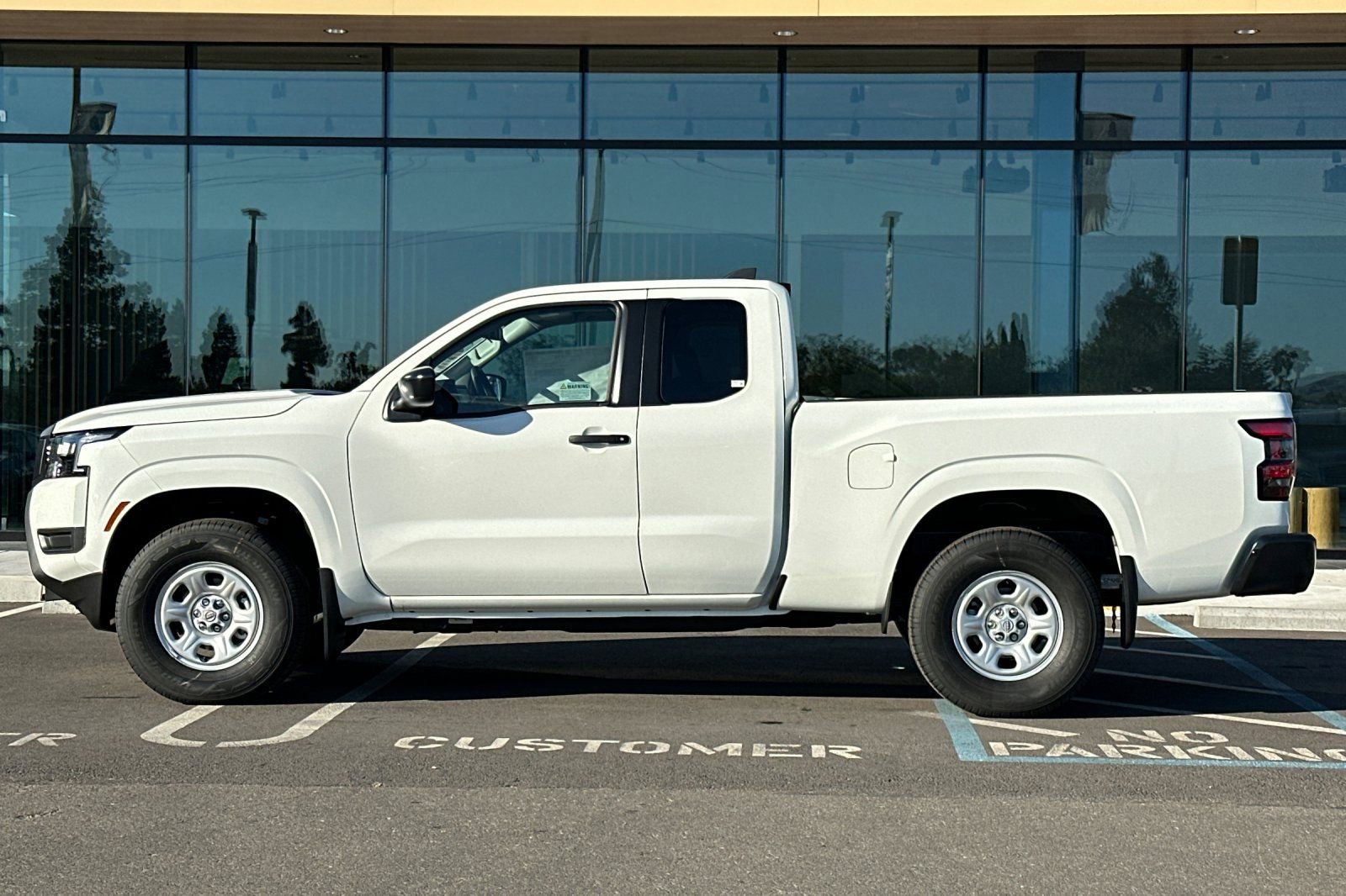 New 2026 Nissan Frontier S image 7